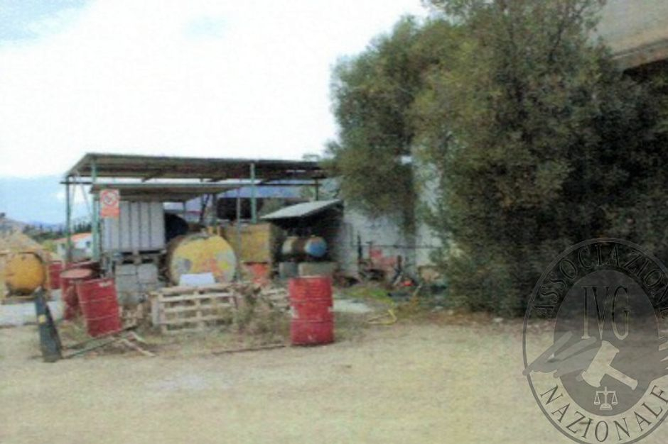 #8999 Opificio con terreno agricolo in vendita - foto 3