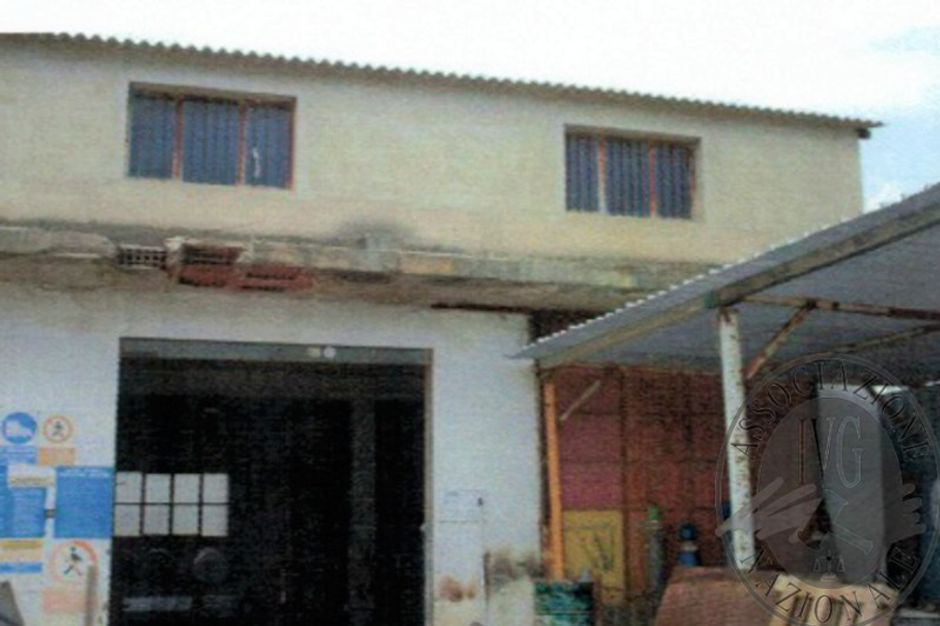 #8999 Opificio con terreno agricolo in vendita - foto 5