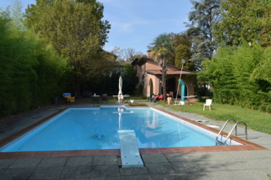 #9009 Complesso polifunzionale con ristorante, appartamenti, ufficio ed autorimesse in vendita - foto 6
