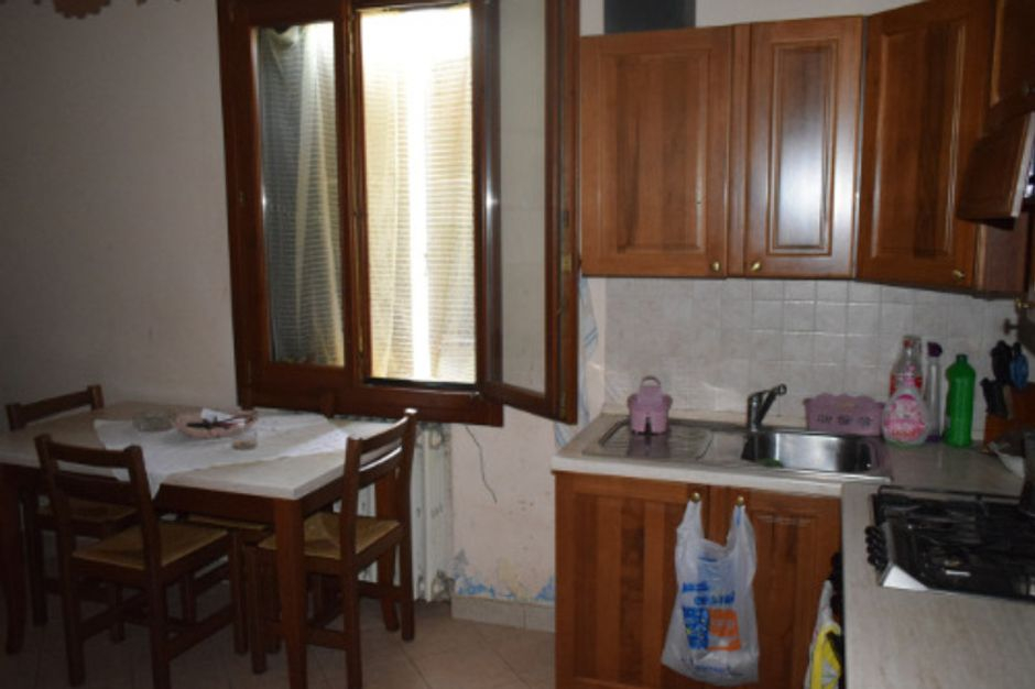 #9009 Complesso polifunzionale con ristorante, appartamenti, ufficio ed autorimesse in vendita - foto 11
