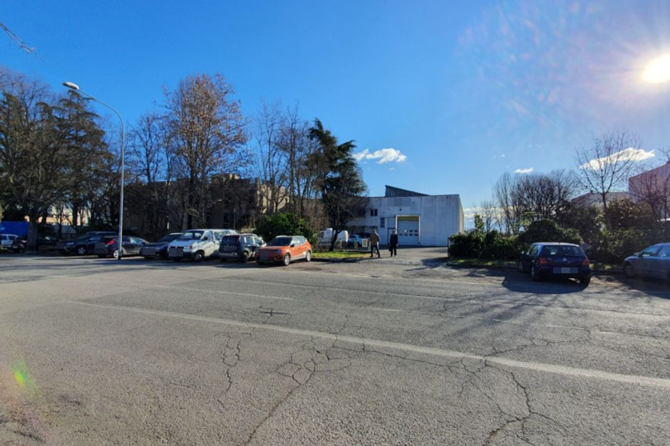 #9053 Capannone con palazzina uffici e abitazione custode in vendita - foto 3