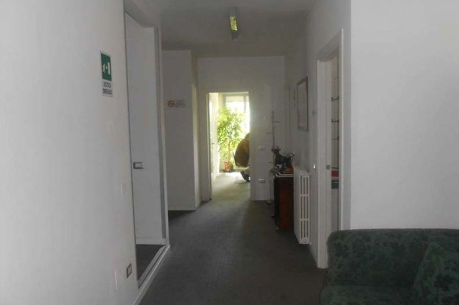 #9053 Capannone con palazzina uffici e abitazione custode in vendita - foto 8