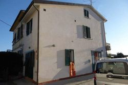 Home with garage - Lote 9060 (Subasta 9060)