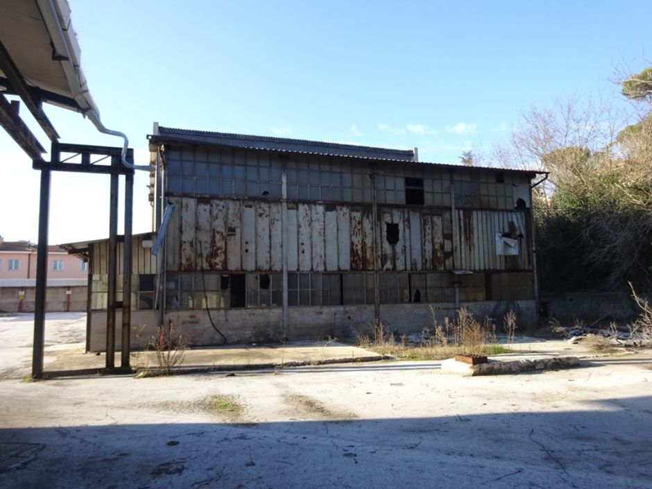 #9068 Complesso industriale con Piano di recupero in vendita - foto 5