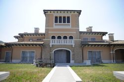 Rural complex with villa, services and agricultural land - Lot 912 (Auction 912)