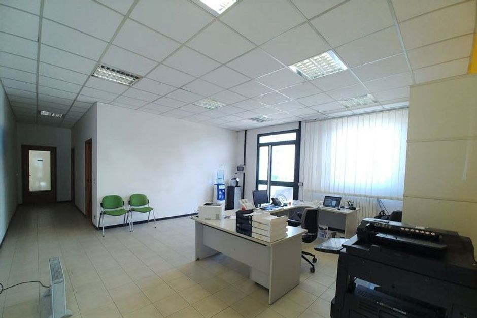 #9143 Capannone industriale con corte esclusiva in vendita - foto 12