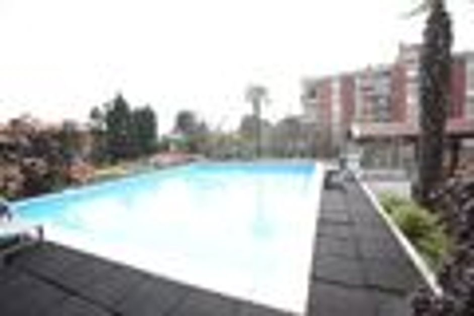 #921 Capannone con tetto giardino e piscina in vendita - foto 4