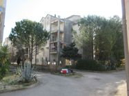 Immagine n8 - Three apartments and three advanced unfinished garages (part 697) - Asta 9265