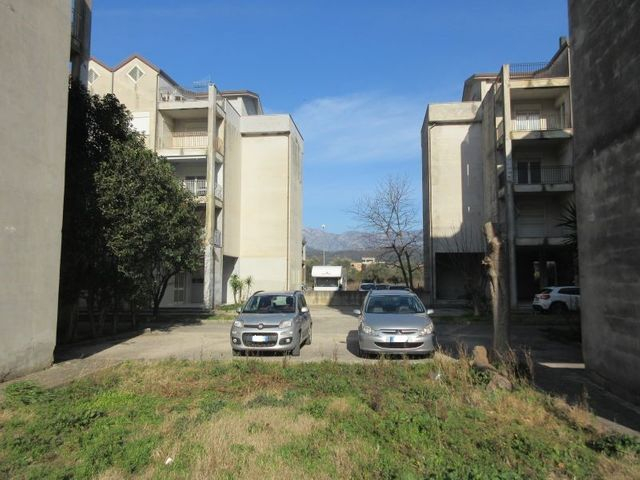 Palazzi in vendita