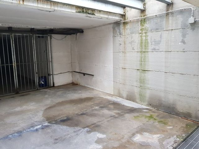 Garage in vendita