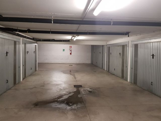 Garage in vendita