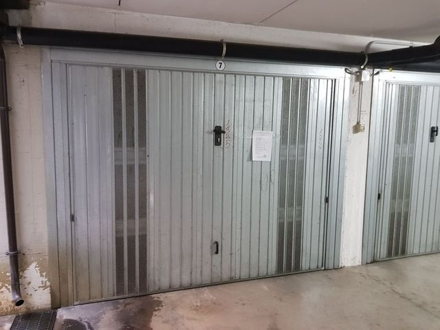 Garage in vendita