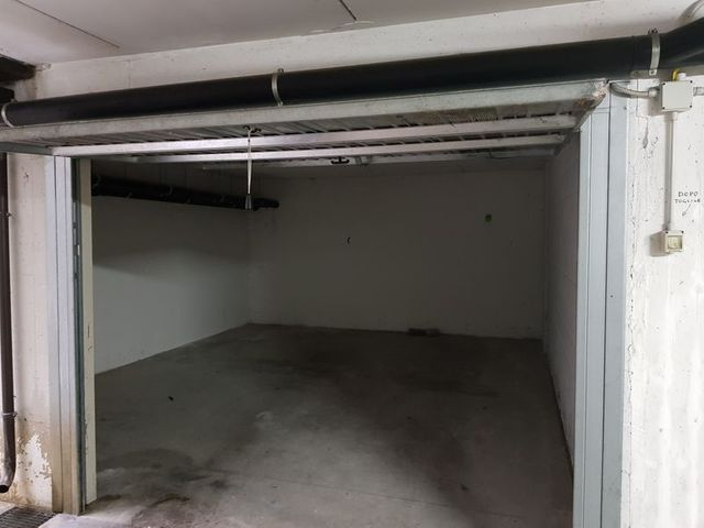Garage in vendita