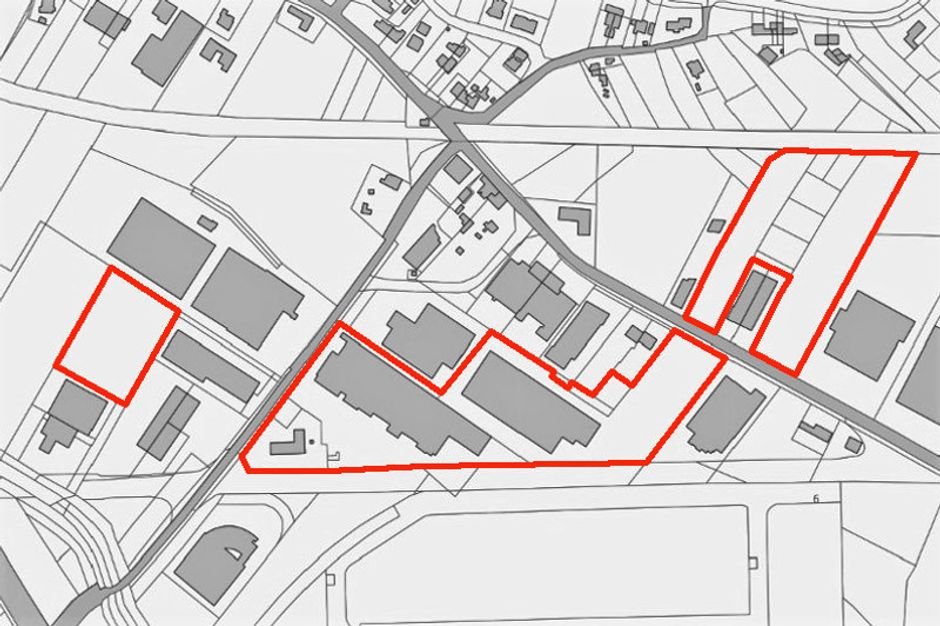 #9362 Complesso produttivo con uffici e due capannoni in vendita - foto 2