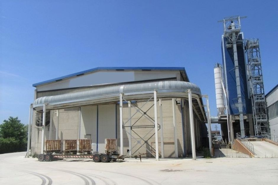 #9362 Complesso produttivo con uffici e due capannoni in vendita - foto 5