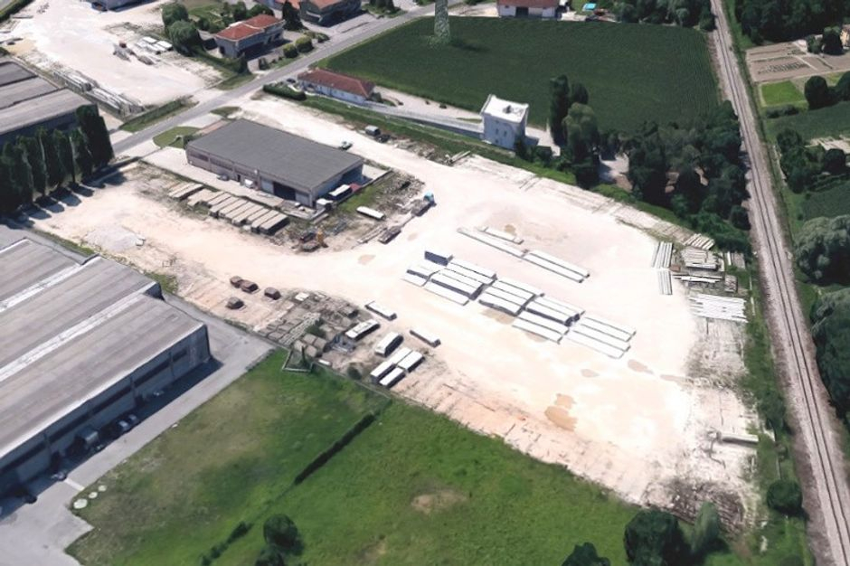 #9362 Complesso produttivo con uffici e due capannoni in vendita - foto 9