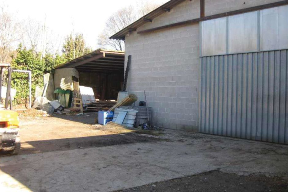#9388 Capannone artigianale con uffici in vendita - foto 2