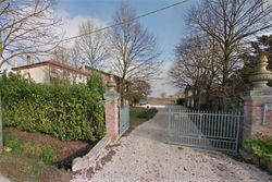 Rural house with farmhouse, land and appliances - Lote 9429 (Subasta 9429)