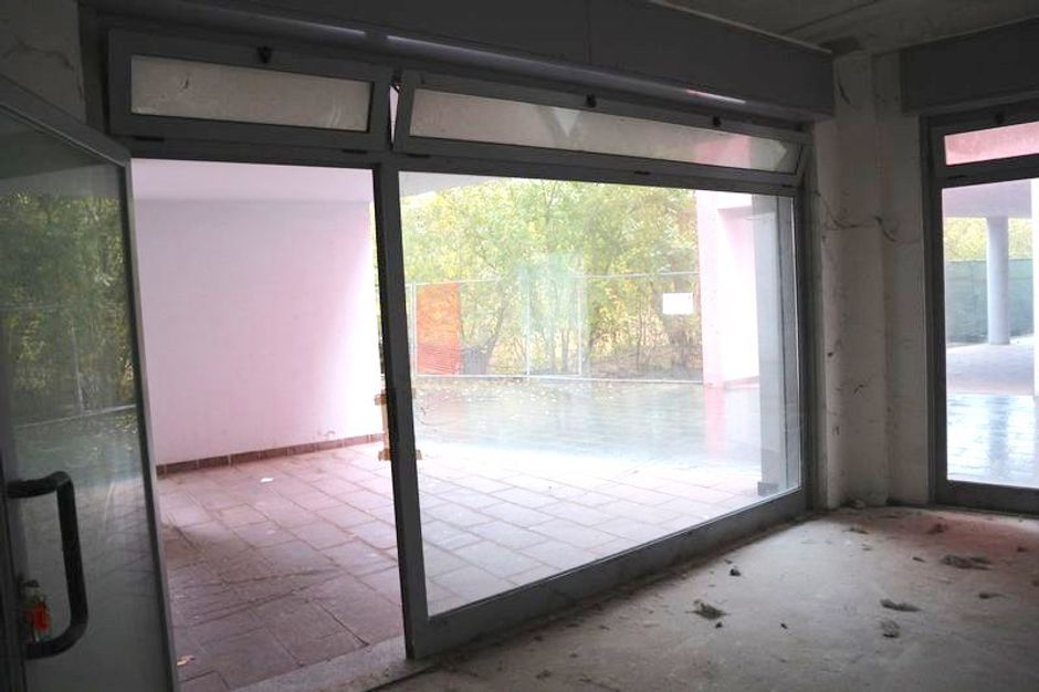 #9463 Negozio (sub 7) in complesso residenziale in vendita - foto 8