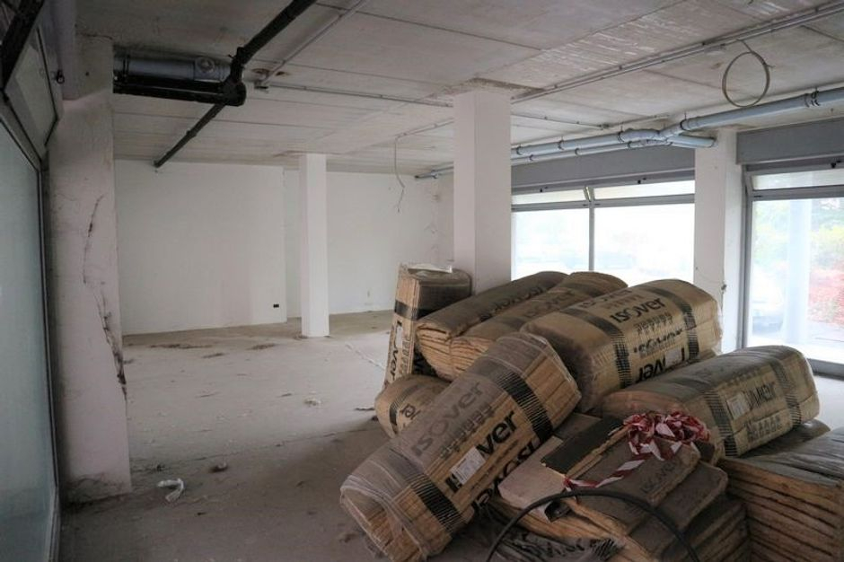 #9464 Negozio (sub 8) in complesso residenziale in vendita - foto 2