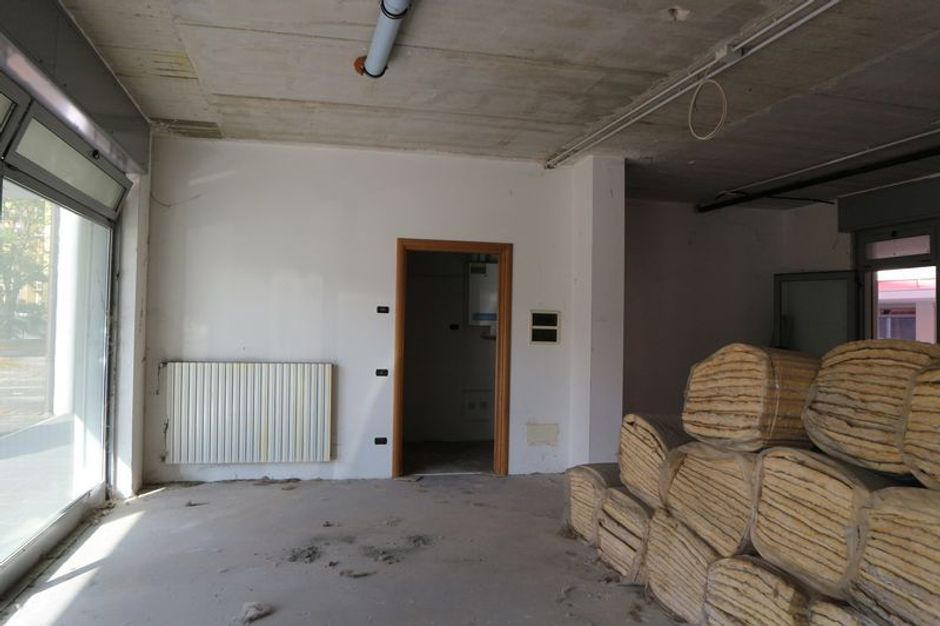 #9464 Negozio (sub 8) in complesso residenziale in vendita - foto 6