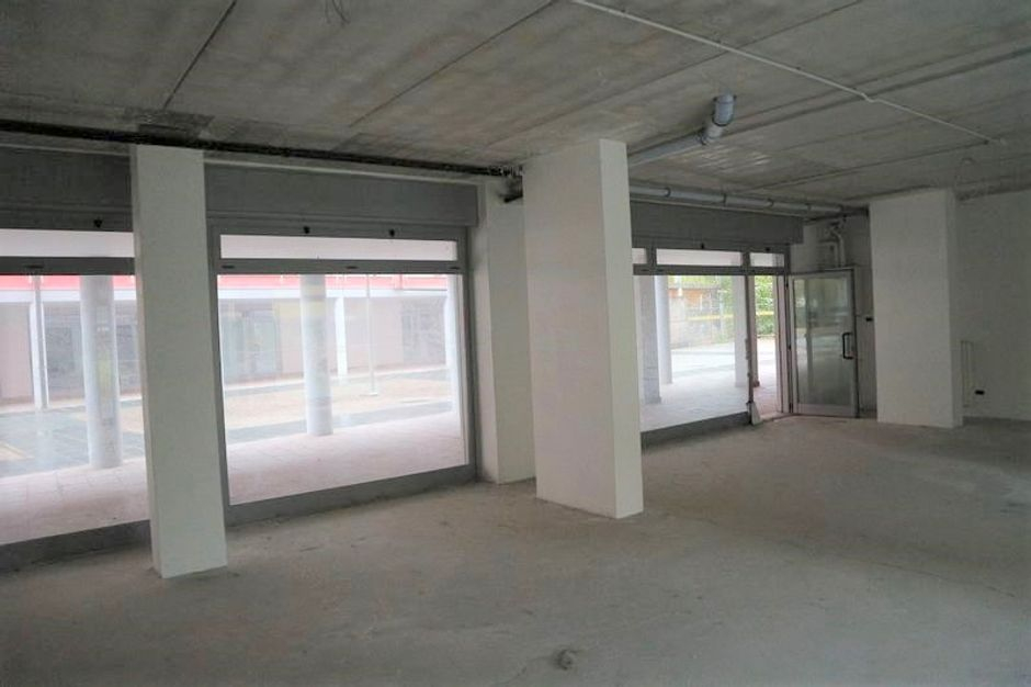 #9465 Negozio (sub 9) in complesso residenziale in vendita - foto 4