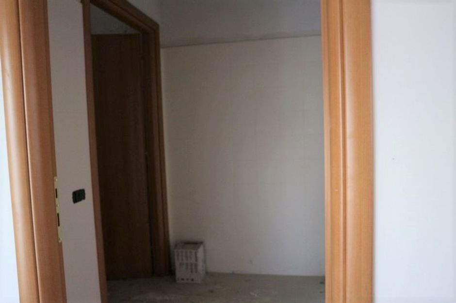 #9465 Negozio (sub 9) in complesso residenziale in vendita - foto 8