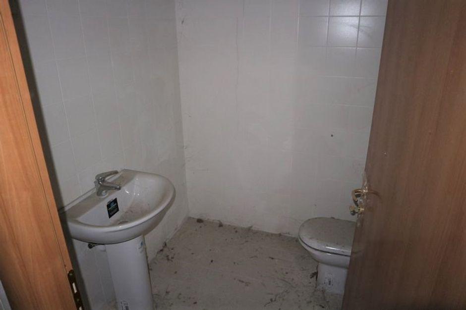 #9465 Negozio (sub 9) in complesso residenziale in vendita - foto 9