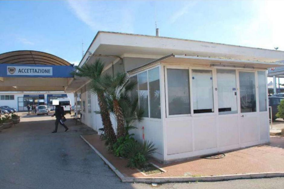 #9533 Complesso commerciale per carrozzeria e officina in vendita - foto 2