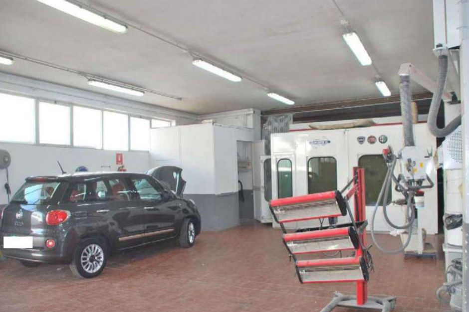 #9533 Complesso commerciale per carrozzeria e officina in vendita - foto 5