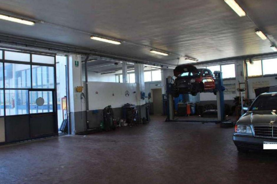 #9533 Complesso commerciale per carrozzeria e officina in vendita - foto 7