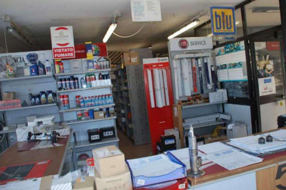 #9533 Complesso commerciale per carrozzeria e officina in vendita - foto 10