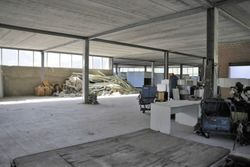 Crude craft workshop - Lot 960 (Auction 960)