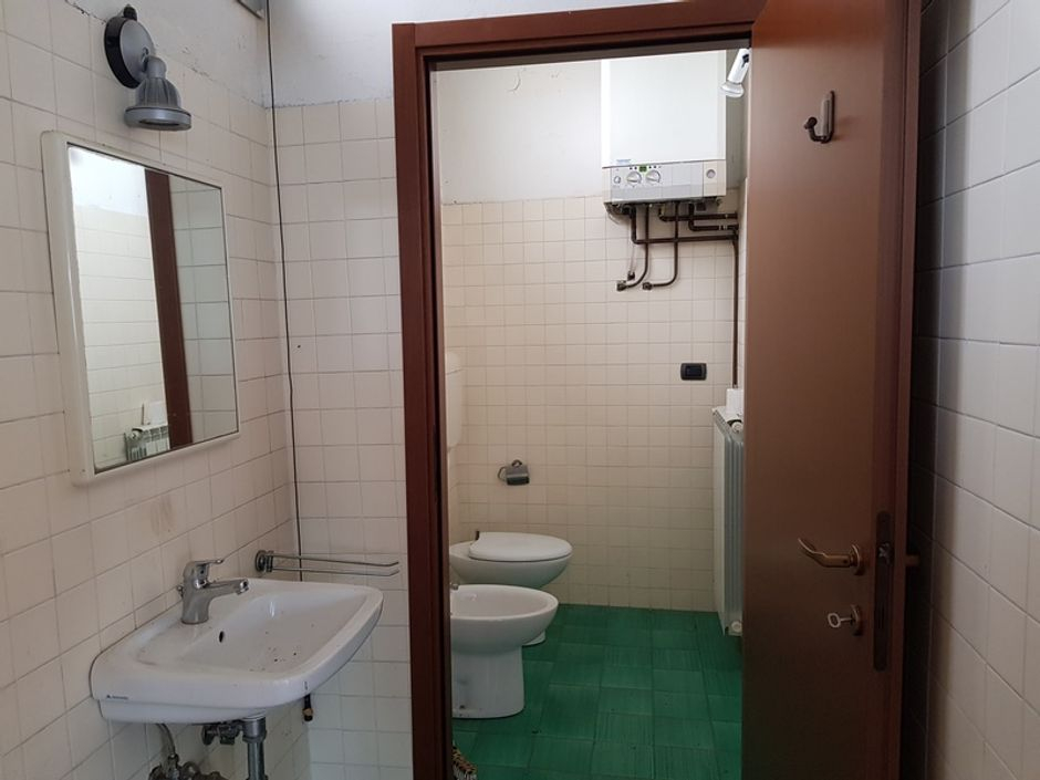 #9610 Capannone industriale con più fabbricati e corte esclusiva in vendita - foto 10