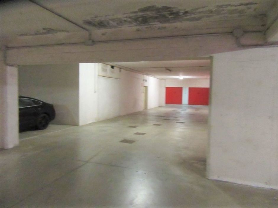 #9623 Negozio al piano terra con garage e posti auto in vendita - foto 7