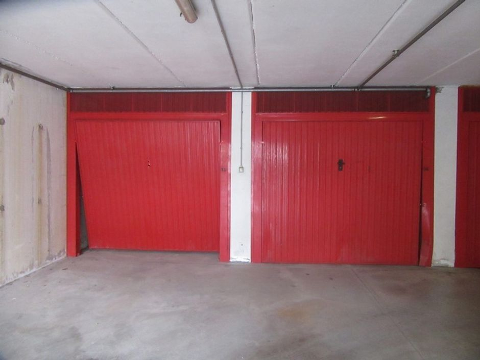 #9623 Negozio al piano terra con garage e posti auto in vendita - foto 8