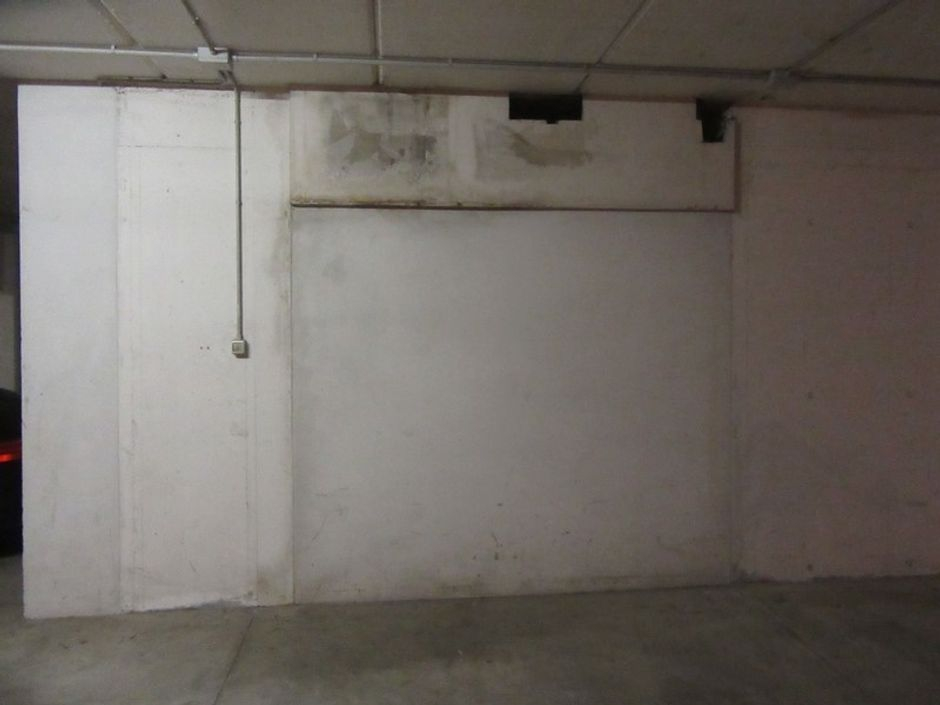 #9623 Negozio al piano terra con garage e posti auto in vendita - foto 10
