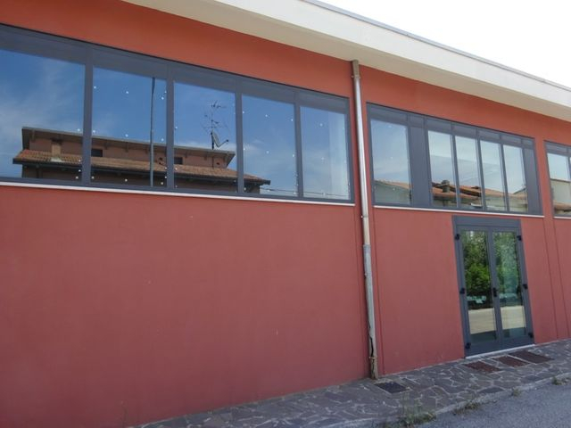 Negozi in vendita
