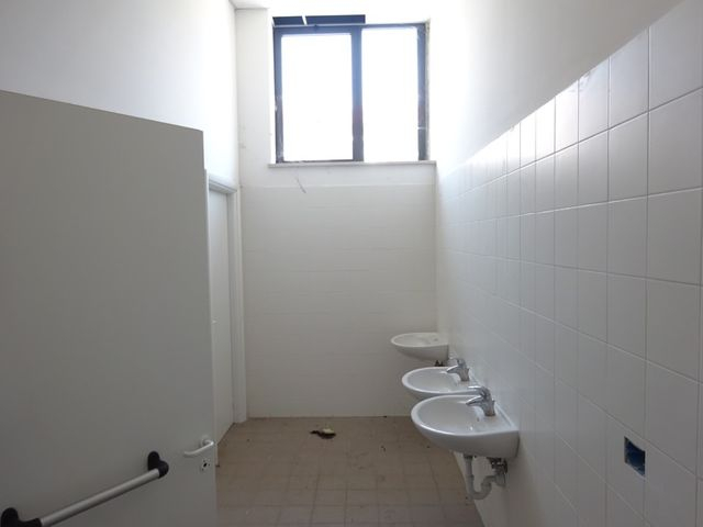 Negozi in vendita