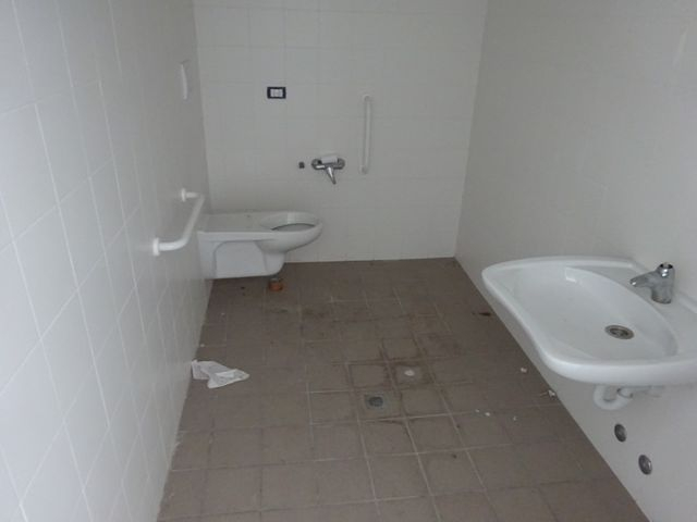 Negozi in vendita