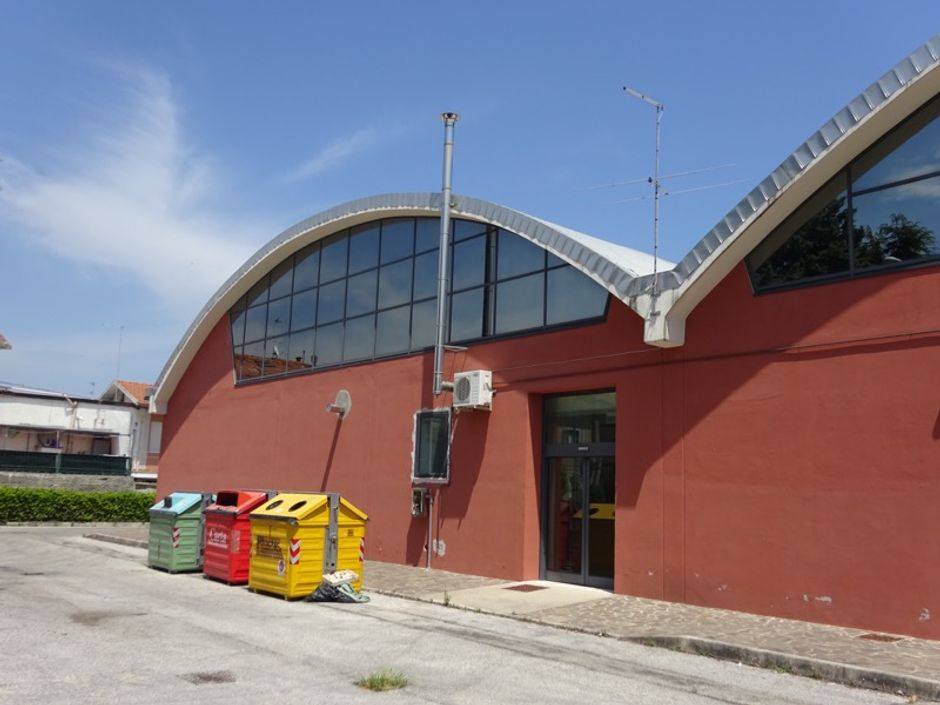 #970 Negozio (sub 3) in galleria commerciale e quota BCNC in vendita - foto 6