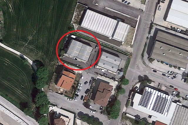 Laboratori in vendita
