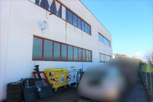 Laboratori in vendita