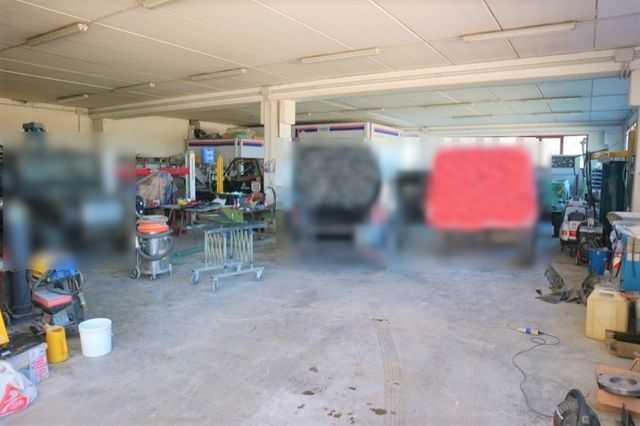 Laboratori in vendita
