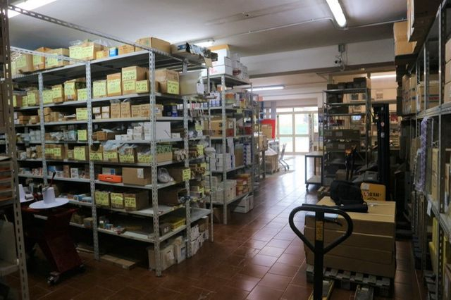 Negozi in vendita