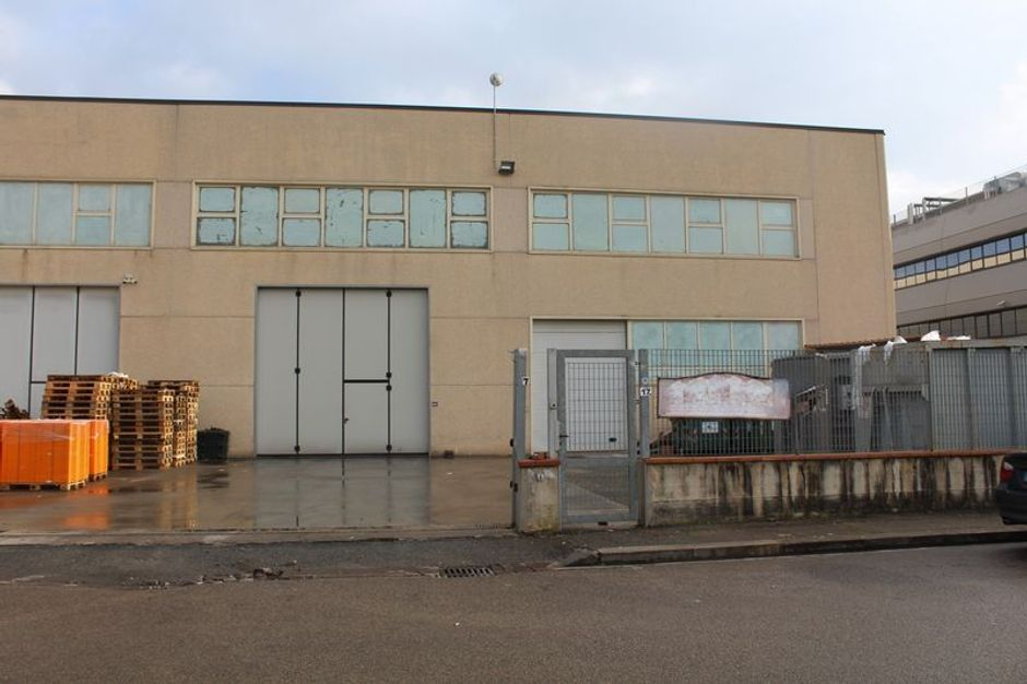 #9907 Fabbricato produttivo con resede di pertinenza comune in vendita - foto 2