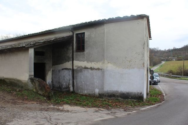 Locali deposito in vendita