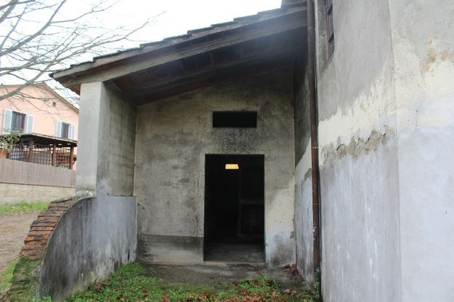 Locali deposito in vendita