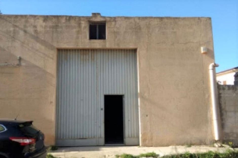 #9918 Fabbricato ad uso commerciale da sanare in vendita - foto 6