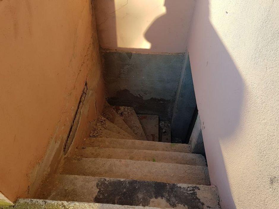#9925 Magazzino allo stato grezzo al piano interrato in vendita - foto 7